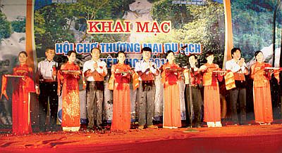 Tuyên Quang: Khai mạc Hội chợ Thương mại Du lịch Chiêm Hoá năm 2010
