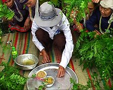 Lễ cúng lúa trăm của người Bhnong (Quảng Nam)