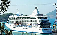Tàu Seven Seas Voyager đến Nha Trang