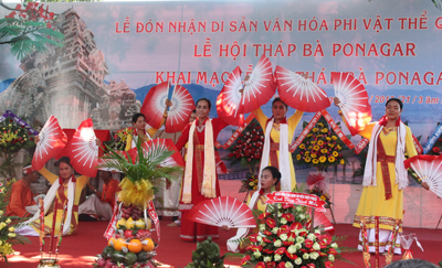 Khánh Hòa: Khai hội Tháp Bà Ponagar