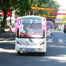 Xe điện du lịch phố cổ Hà Nội