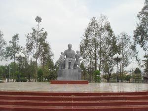 La Gi (Bình Thuận): Khánh thành tượng đài Hồ Chí Minh