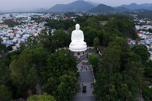 Khám phá vẻ đẹp 3 ngôi chùa nổi tiếng ở Nha Trang