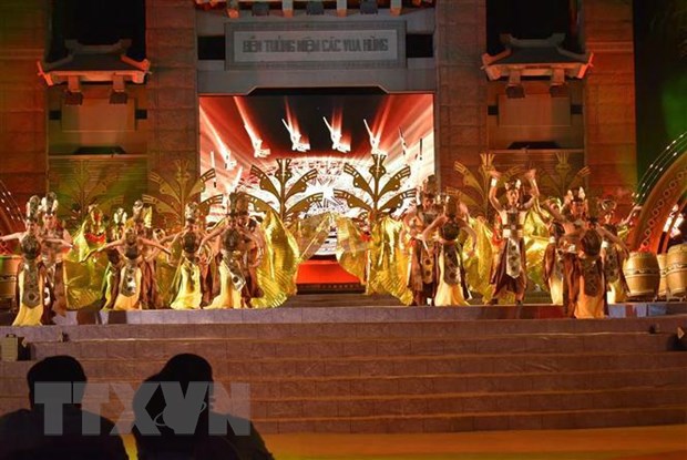 Gần 3 triệu lượt khách đến tham quan Khu Tưởng niệm các Vua Hùng