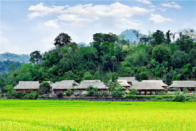 Tham quan làng du lịch dưới chân núi Hồng (Tuyên Quang)