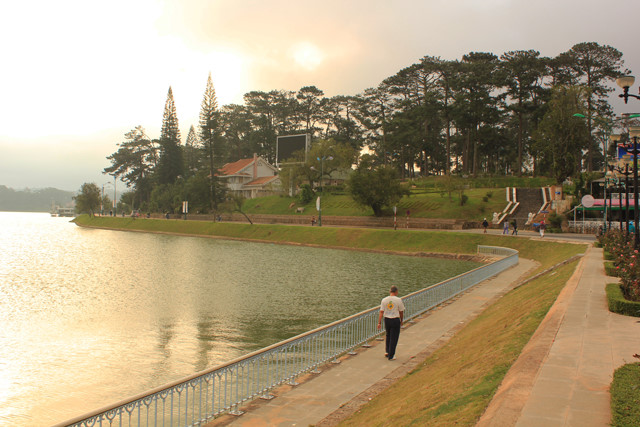 Thưởng ngoạn 5 hồ nước trong xanh và thơ mộng ở Đà Lạt