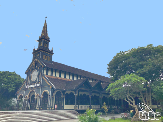 Nhà thờ gỗ- niềm tự hào của Kon Tum