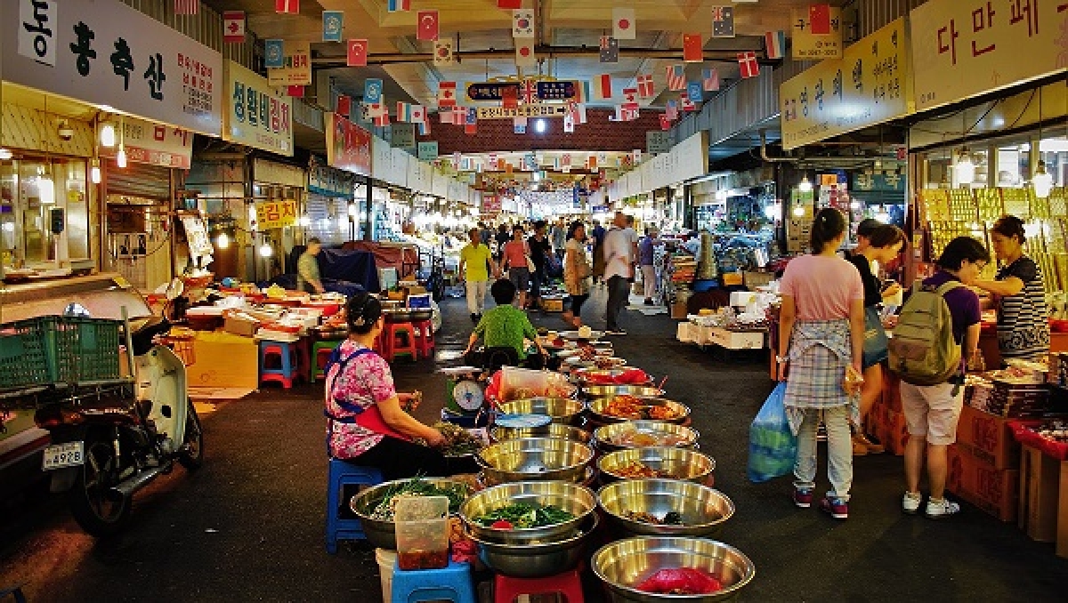 10 khu chợ truyền thống đáng ghé thăm nhất ở Hàn Quốc