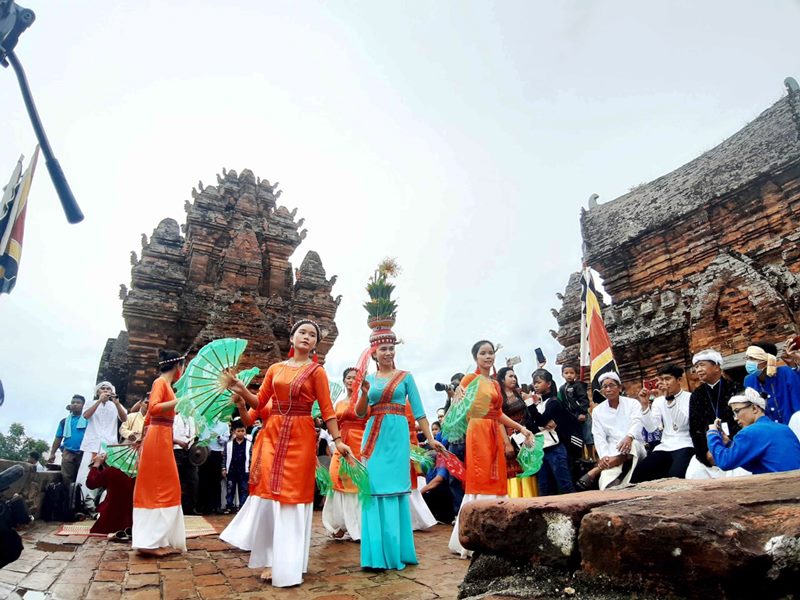 Đồng bào Chăm Ninh Thuận vui đón Lễ hội Katê 2020