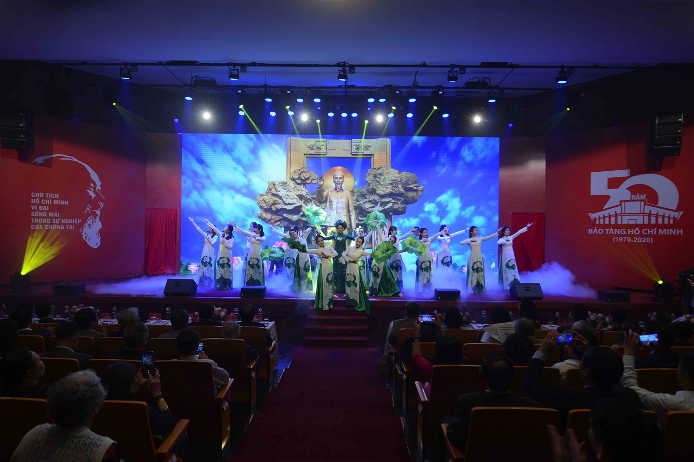 Lễ kỷ niệm 50 năm thành lập Bảo tàng Hồ Chí Minh “CHẠM DÒNG LỊCH SỬ”