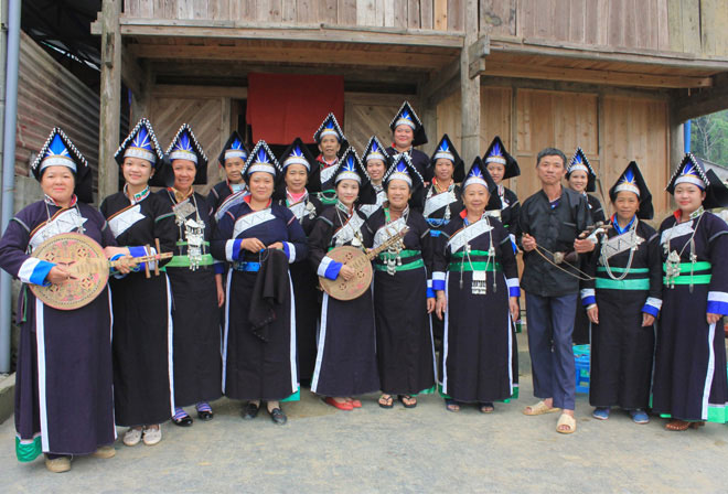 Độc đáo trang phục phụ nữ Pa Dí (Lào Cai)