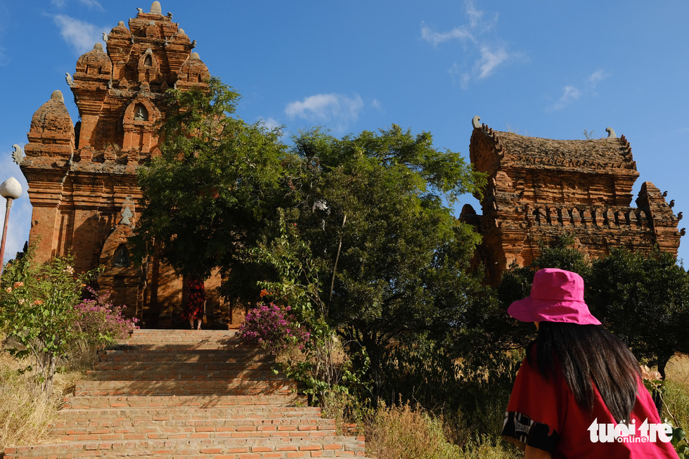 Tháp Chàm Po Klong Garai sừng sững giữa nắng gió Phan Rang