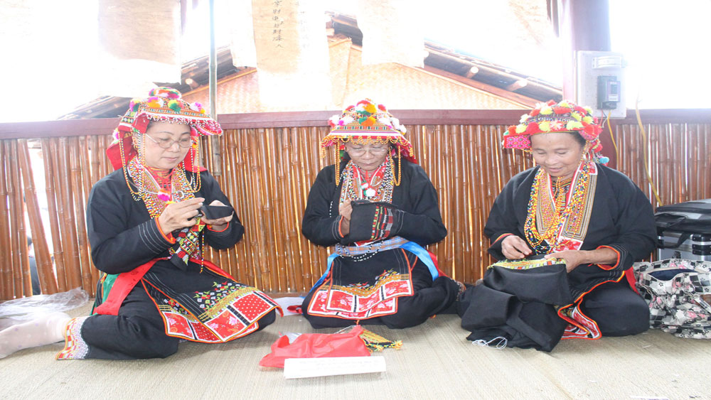 Nghệ nhân gìn giữ dân ca dân tộc Dao ở Bắc Giang