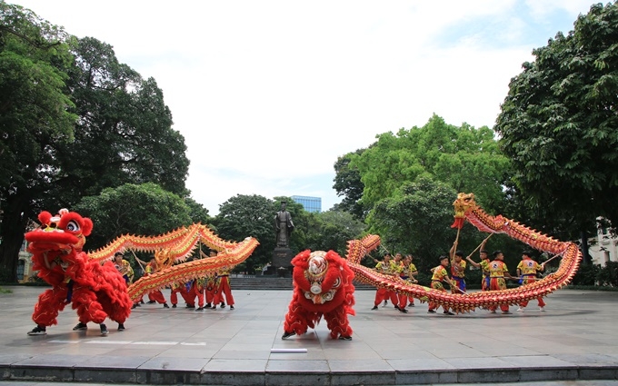 Hà Nội tổ chức nhiều hoạt động văn hóa tại phố đi bộ hồ Hoàn Kiếm