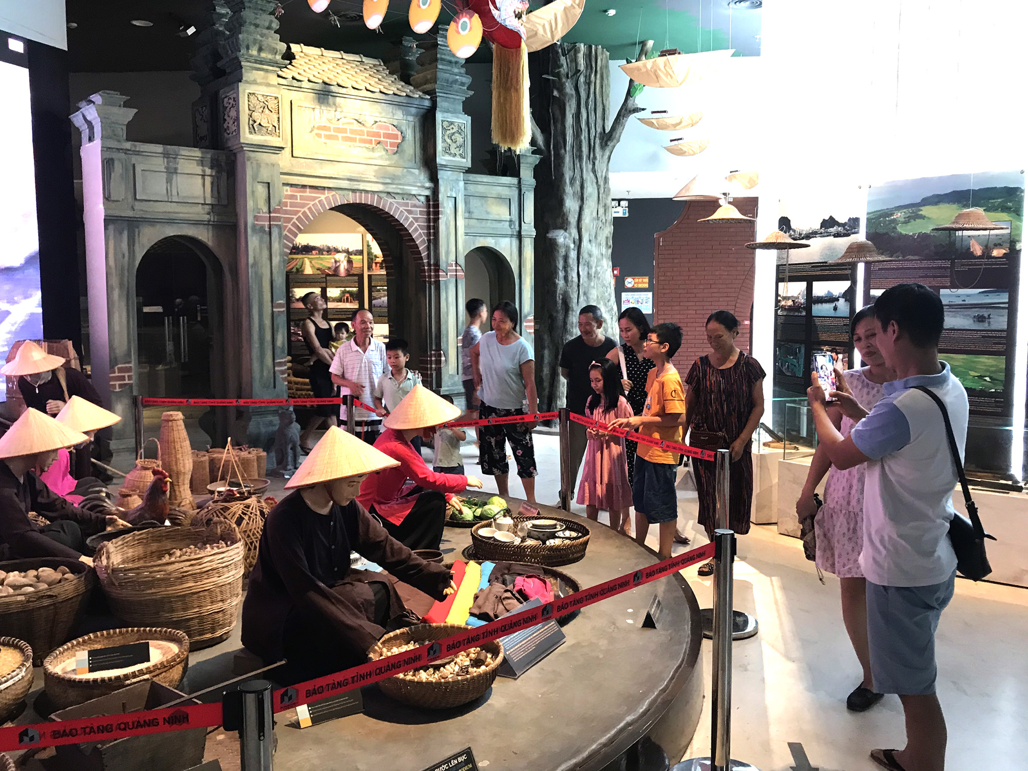 Du lịch Quảng Ninh: Thu hút du khách không chỉ dịp cuối tuần