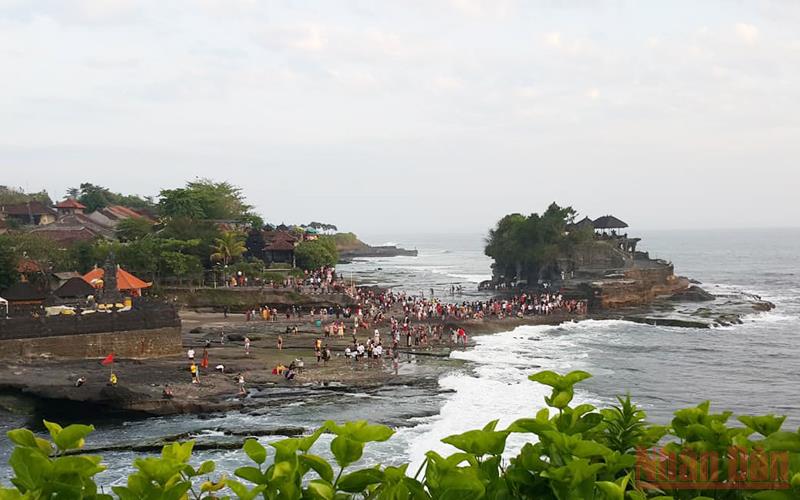 Indonesia mở cửa lại Bali cho khách quốc tế từ 14/10