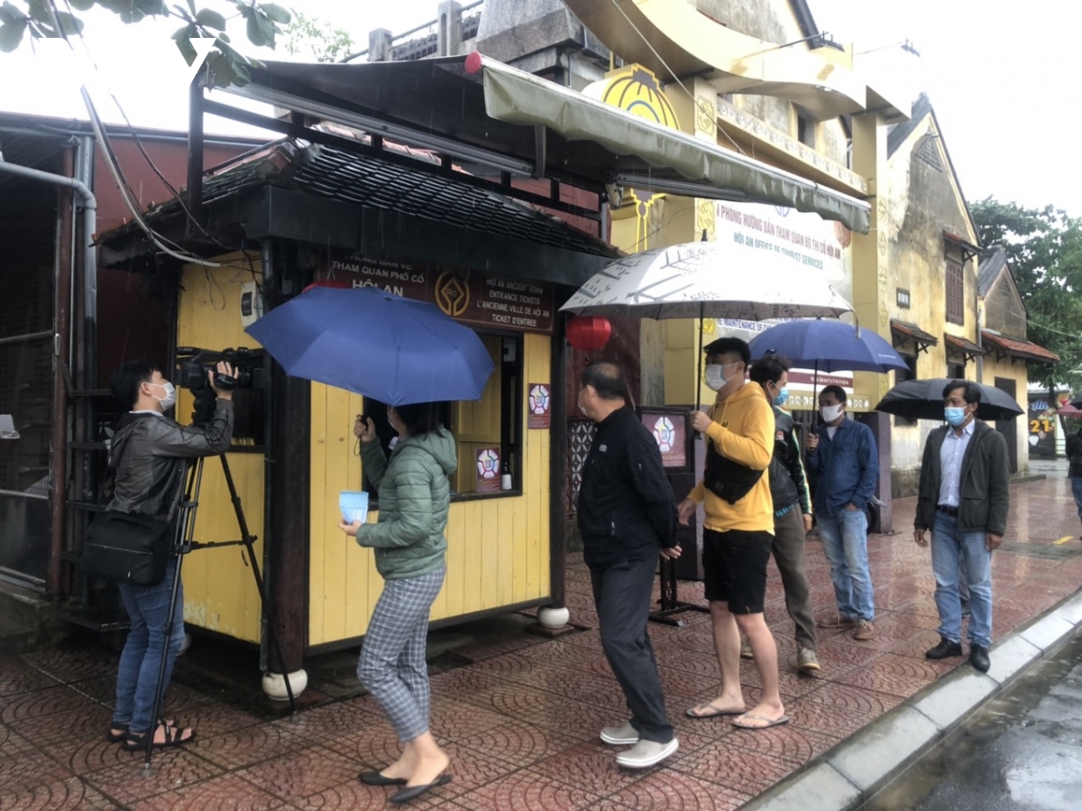 Quảng Nam: Phố cổ Hội An ngày đầu mở lại hoạt động hướng dẫn du lịch