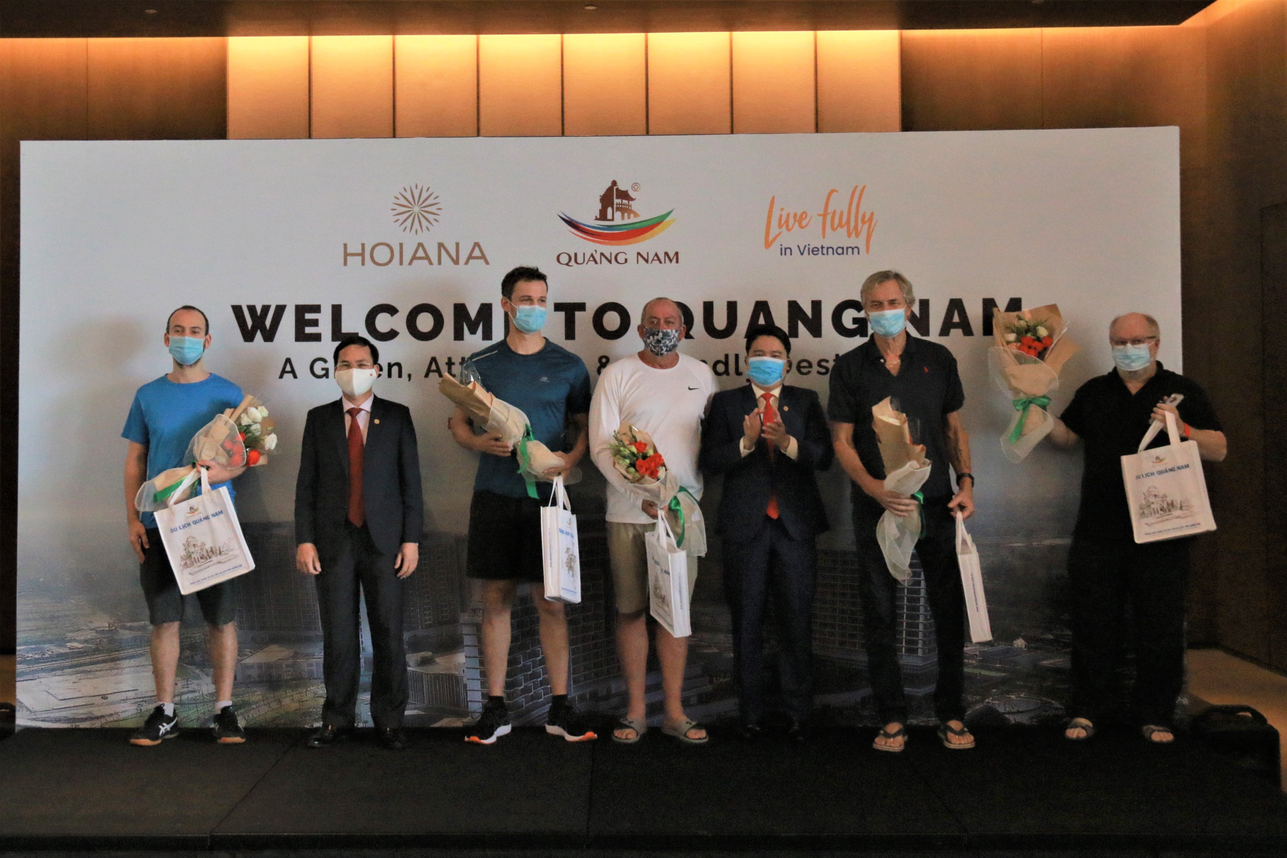 Quảng Nam nồng nhiệt chào đón những vị khách quốc tế đầu tiên theo chương trình thí điểm