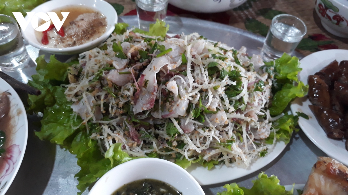 Cá bỗng – nét văn hóa ẩm thực ngày Tết của đồng bào Tày Lục Yên 