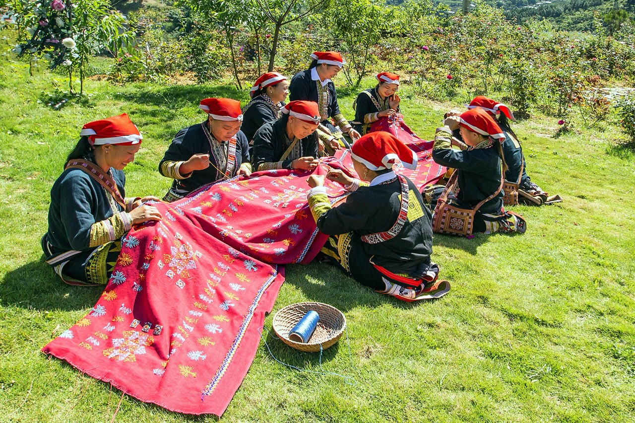 Lào Cai: ''Đánh thức'' tiềm năng du lịch làng nghề