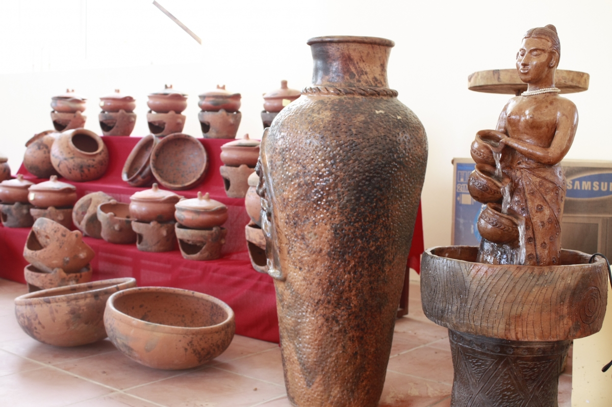 Độc đáo nghề gốm không bàn xoay ở Bình Thuận