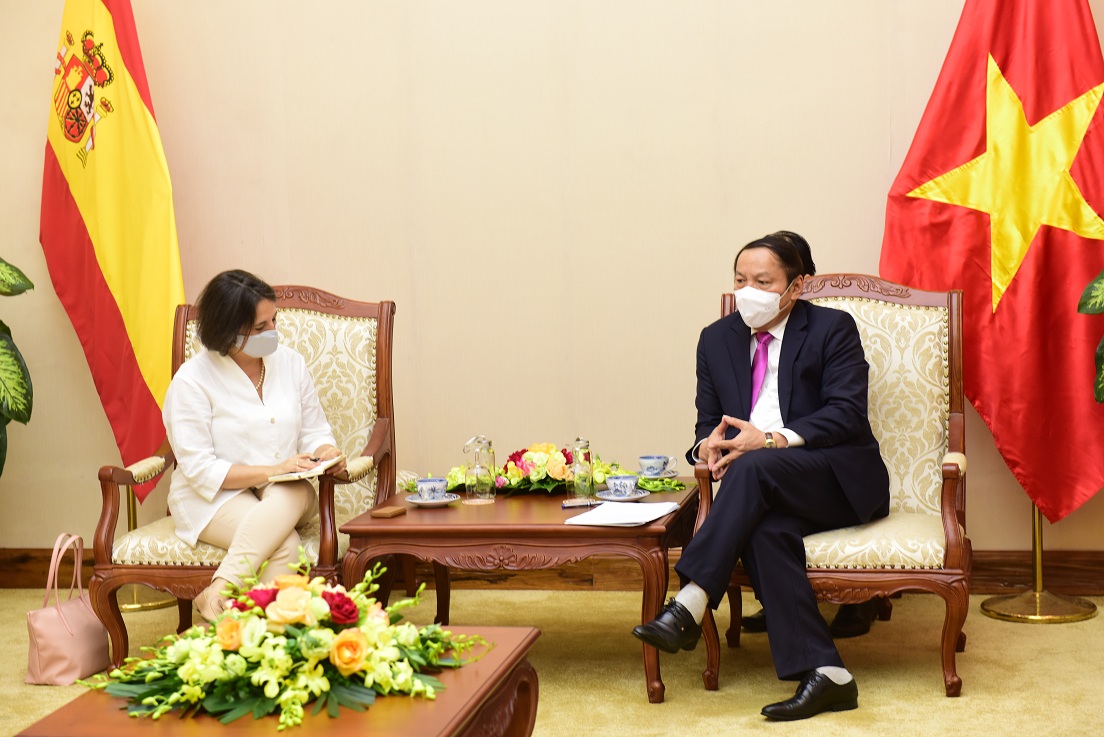 Bộ trưởng Nguyễn Văn Hùng đề nghị Tây Ban Nha hỗ trợ vắc-xin phòng chống COVID-19 cho Phú Quốc