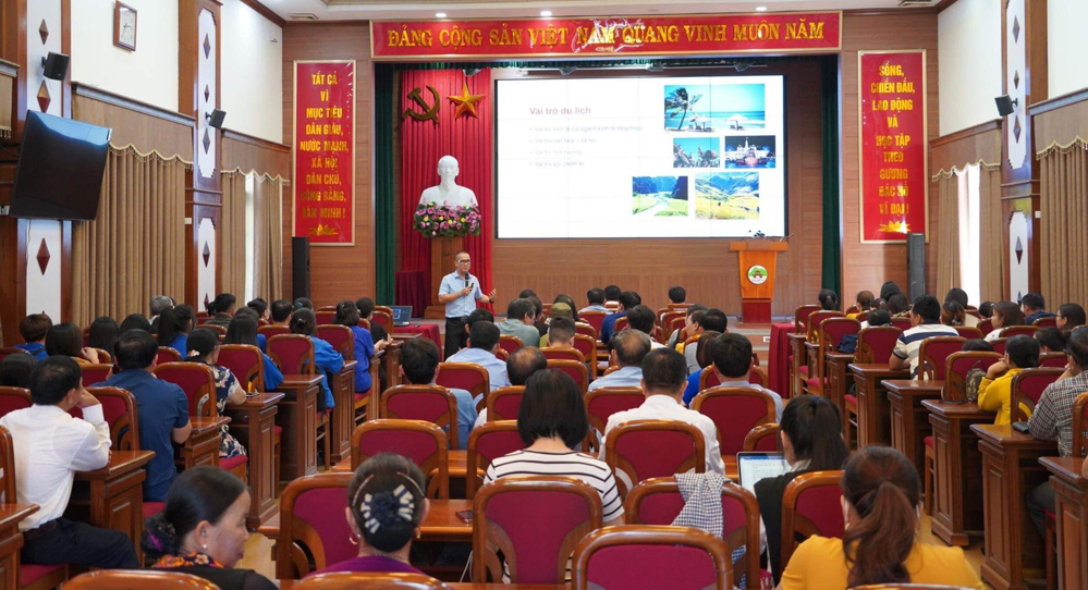 Nâng cao kỹ năng ứng xử văn minh du lịch tại Quốc Oai (Hà Nội)