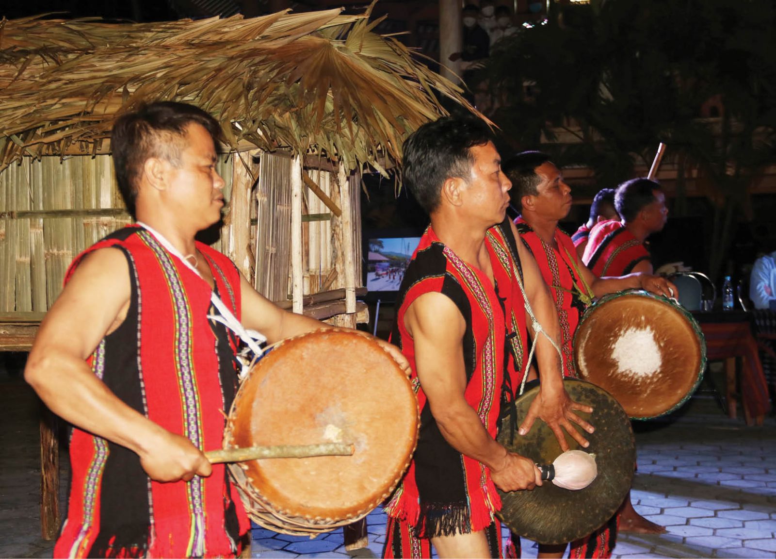Thừa Thiên Huế: Gắn phục dựng, bảo tồn văn hóa với phát triển du lịch