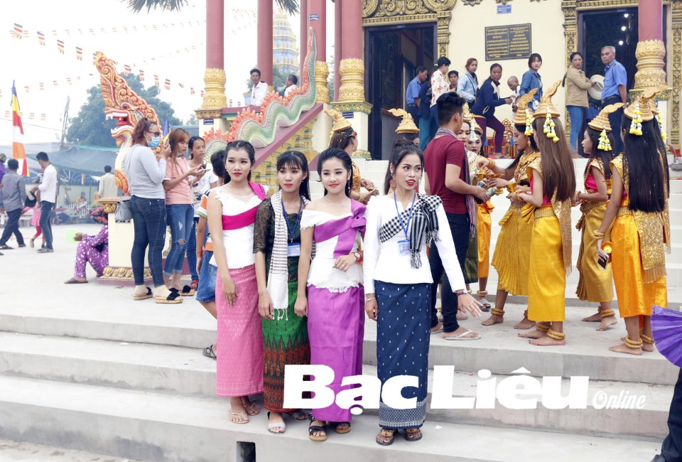 Bạc Liêu: Gìn giữ văn hóa Khmer từ trang phục truyền thống