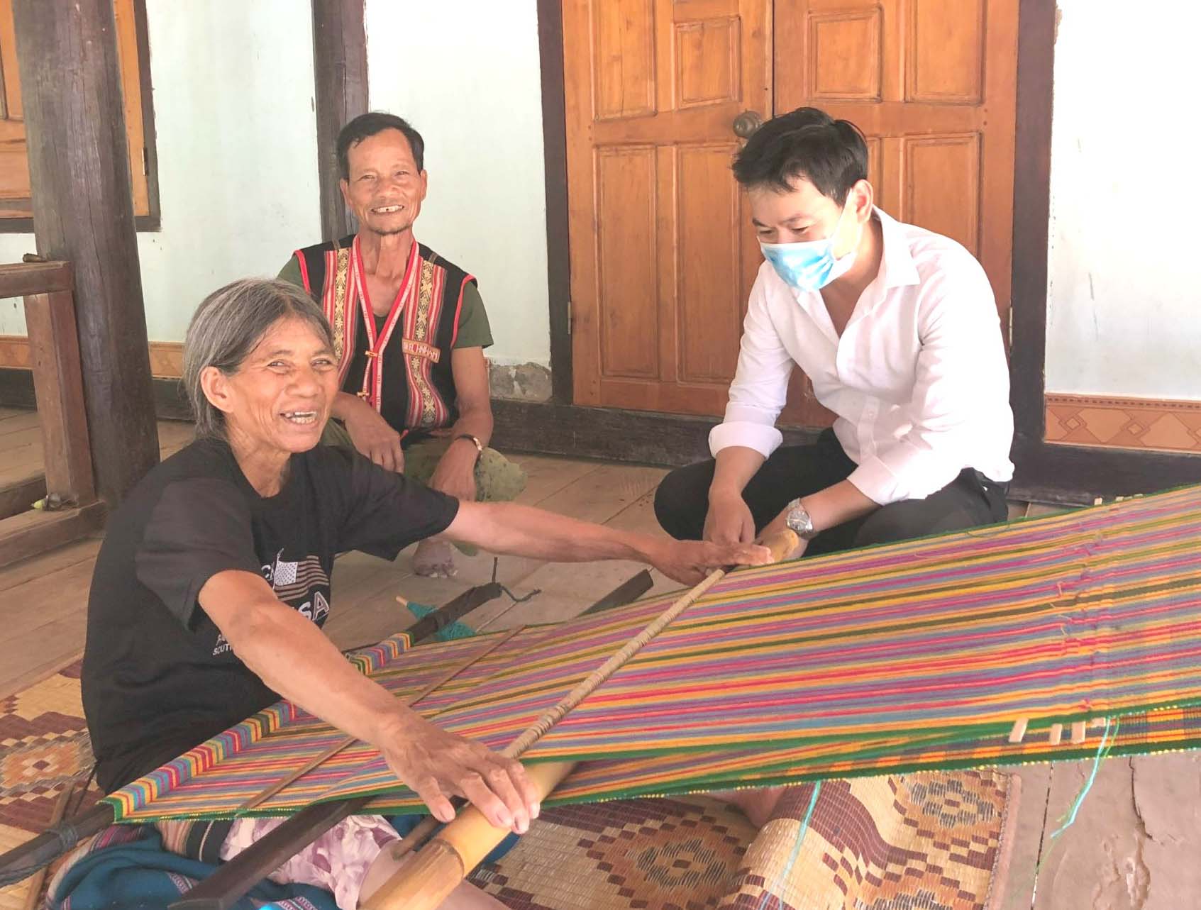 Gia Lai: Chư Păh nỗ lực duy trì nghề dệt thổ cẩm