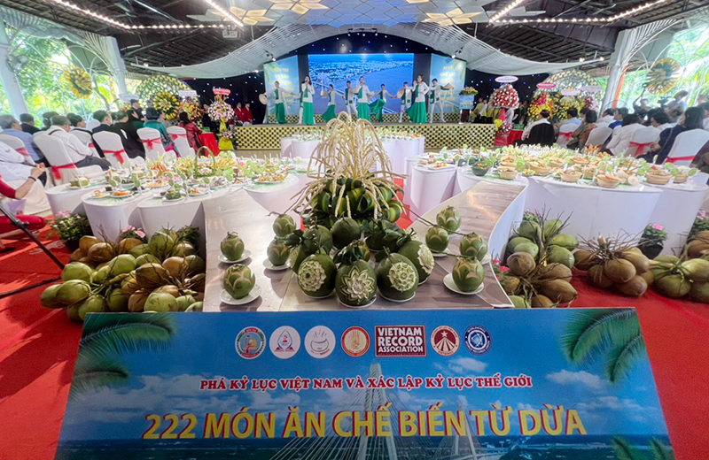 Bến Tre lập kỷ lục thế giới với 222 món ăn từ Dừa