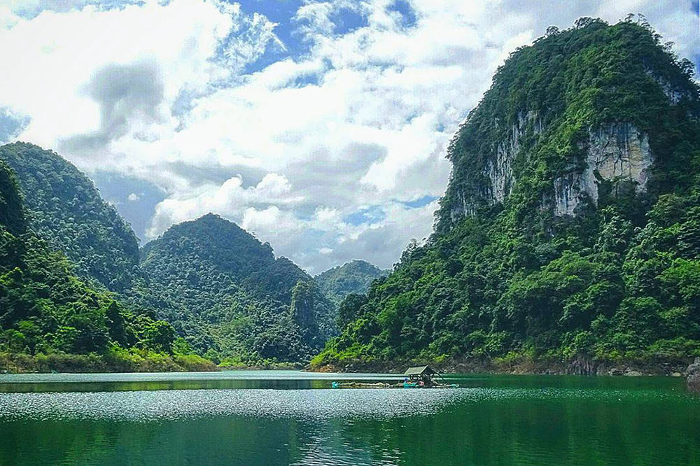 Thang Hen (Cao Bằng) – điểm du lịch sinh thái kỳ vĩ, mộng mơ