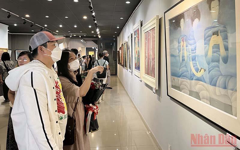 Thành phố Hồ Chí Minh lần đầu triển lãm tranh lụa
