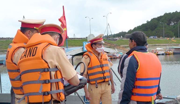 Lâm Đồng: Nỗ lực đảm bảo an toàn ở các điểm du lịch hồ, thác