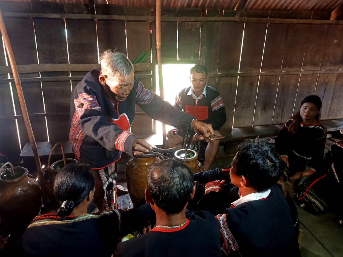 Nét đẹp văn hóa trong lễ kết nghĩa anh em của người Mnông ở Đắk Lắk