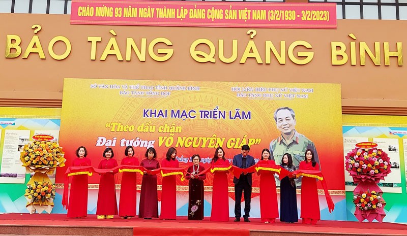 Khai mạc triển lãm ''Theo dấu chân Đại tướng Võ Nguyên Giáp'' tại Quảng Bình