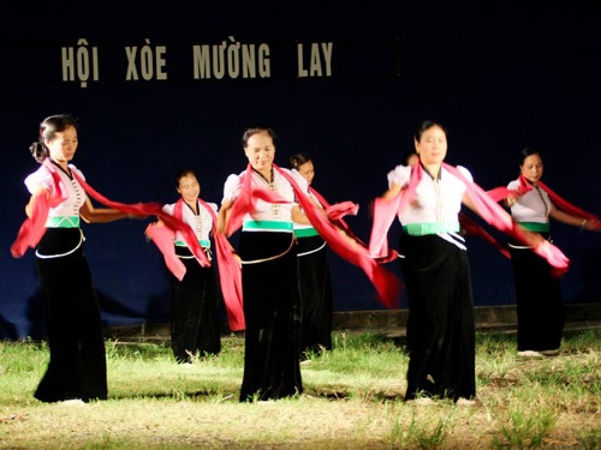 Bảo tồn, phát huy di sản văn hóa dân tộc Thái ở Mường Lay