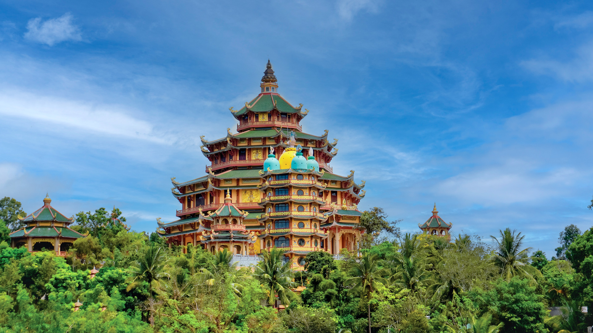 Làng chùa: điểm du lịch tâm linh