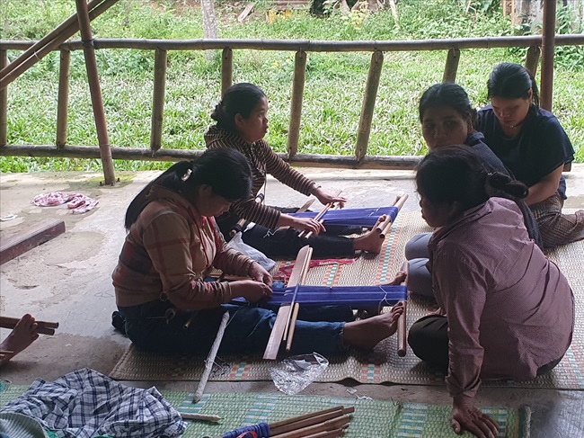 Quảng Nam: Hồi sinh nghề dệt thổ cẩm của người Cơ Tu