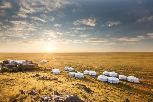 Nhà nghỉ phong cách du mục thu hút du khách đến sa mạc Gobi (Mông Cổ)