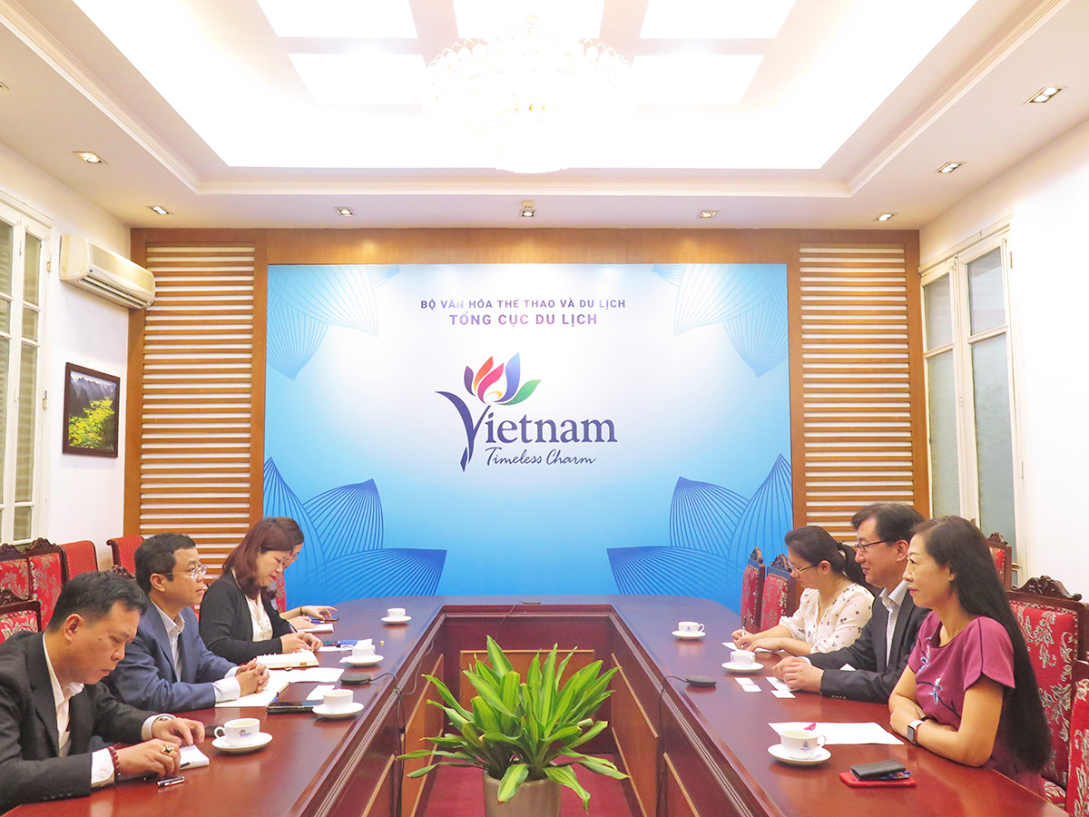 Việt Nam - Trung Quốc tăng cường hợp tác tạo thuận lợi cho khách du lịch hai bên