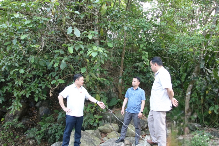 Đồng chí Bí thư Tỉnh ủy Hoàng Duy Chinh khảo sát tiềm năng phát triển du lịch tại xã Đồng Phúc - Bắc Kạn