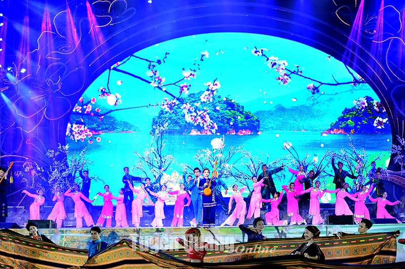 Khai mạc Năm du lịch Tuyên Quang 2023 và đón nhận Giải thưởng Phong cảnh thành phố châu Á