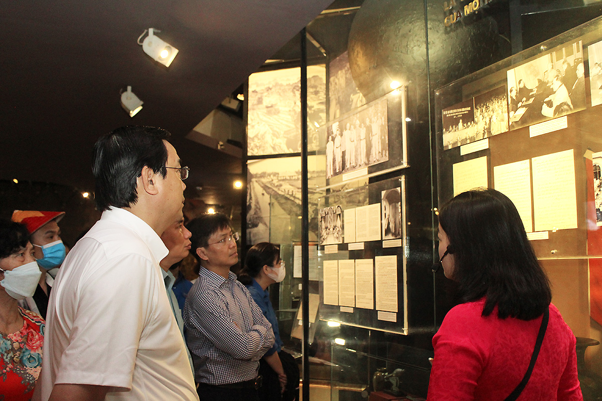 Đảng bộ Tổng cục Du lịch tổ chức sinh hoạt chuyên đề về cuộc đời, sự nghiệp Chủ tịch Hồ Chí Minh