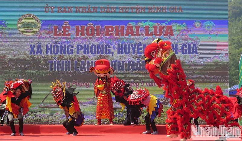Độc đáo lễ hội Phài Lừa ở Lạng Sơn