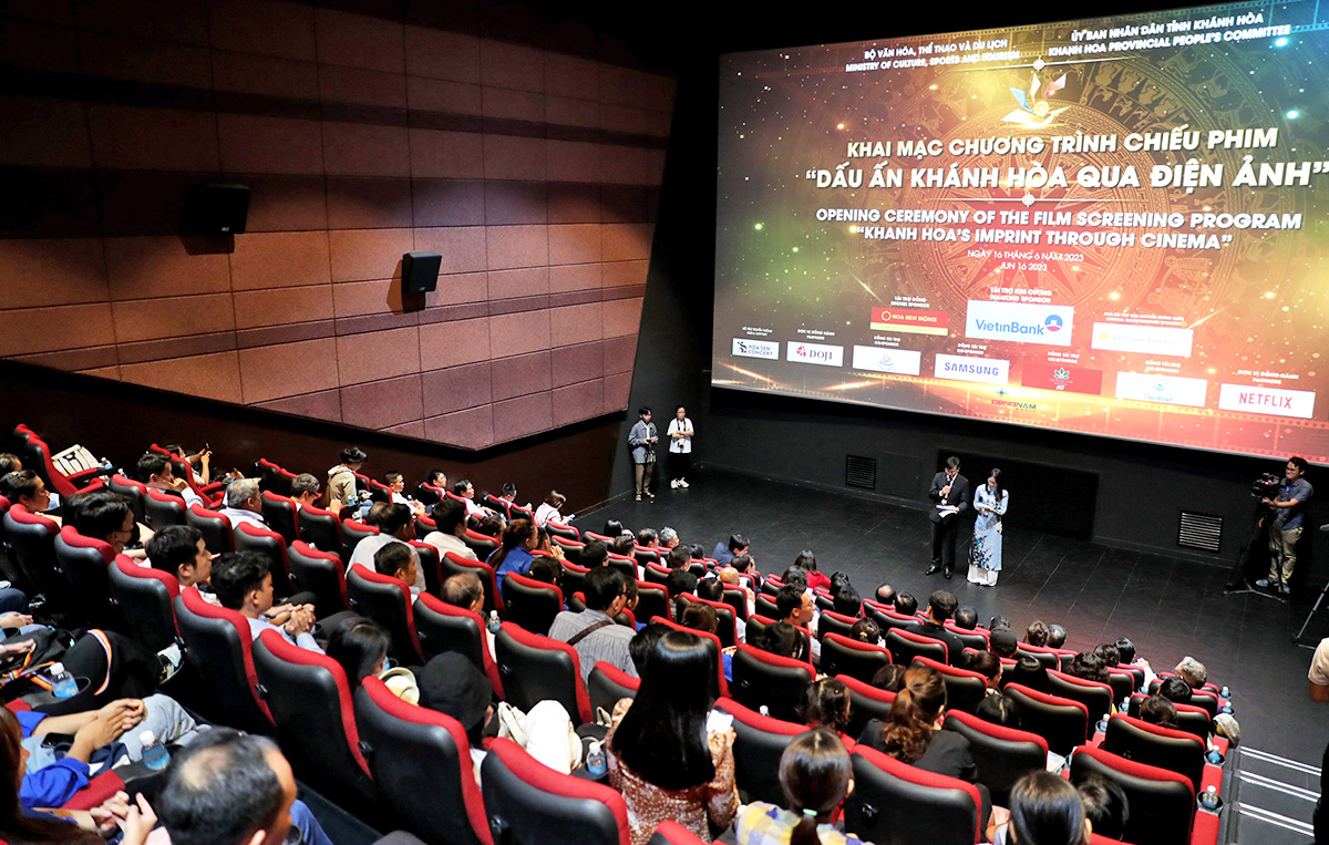 Khai mạc chương trình chiếu phim “Dấu ấn Khánh Hòa qua điện ảnh”: khơi dậy mạnh mẽ tiềm năng quảng bá du lịch qua điện ảnh