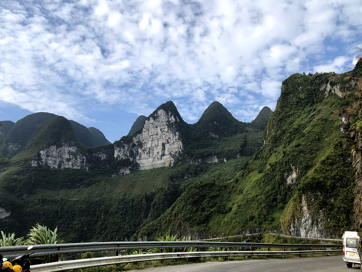Con đường Hạnh Phúc - cung đường phượt thủ yêu thích khi đến Hà Giang