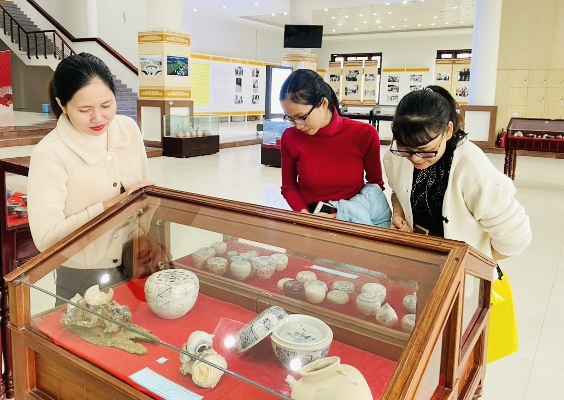 Bảo tàng Quảng Nam trưng bày chuyên đề ''Gốm Chu Đậu từ tàu đắm Cù Lao Chàm''