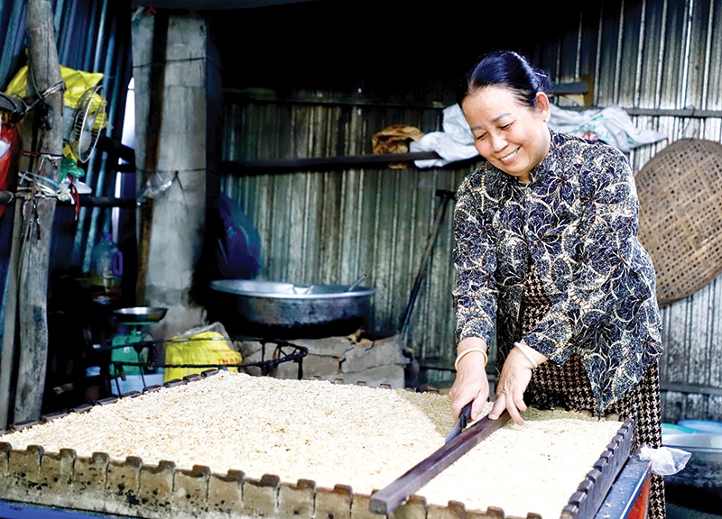 Cần Thơ: Mộc mạc vị cốm Trung Thạnh 