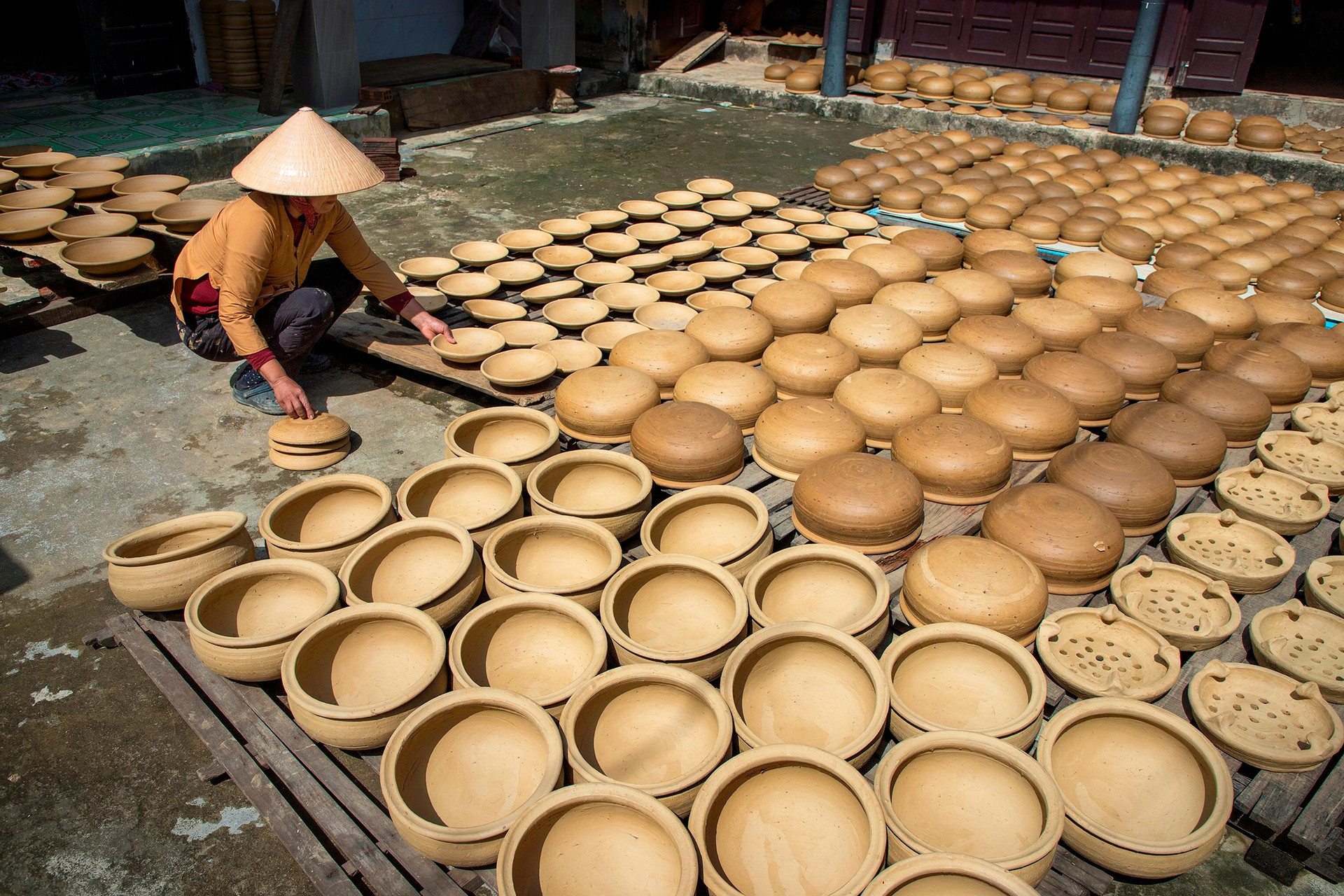 Tuồng tích văn hóa dân gian trên gốm Việt